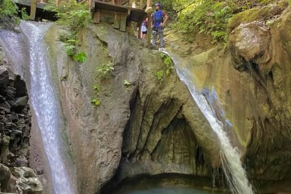 cbe9d382-6bda-4f44-8625-f127ba67726a